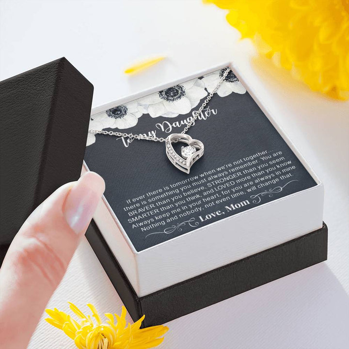 To My Daughter Always Keep Me In Your Heart Love Mom Forever Love Necklace - Thegiftio UK