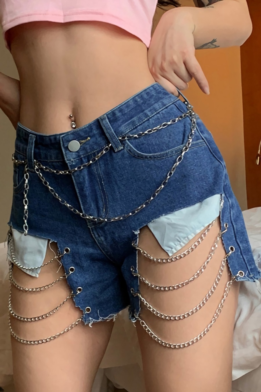 Summer New Stylish Inelastic Solid Color Metal-Chain Hole Pocket Zip-Up Button Slim Sexy Denim Shorts(With Metal-Chain Belt)